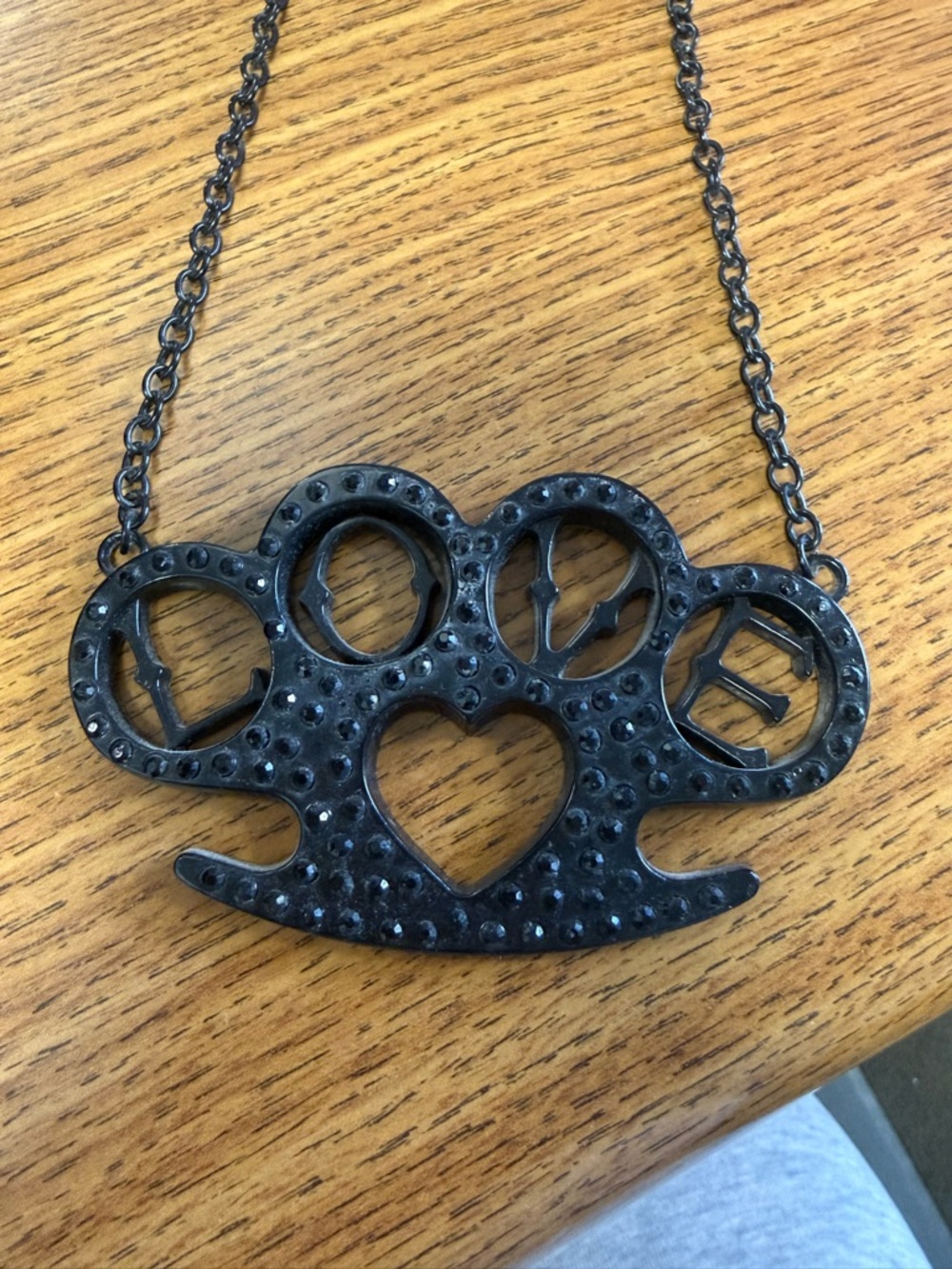 Black Rock Rebel Knuckles Necklace - Picture 5 of 5
